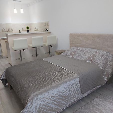 Rg Garsoniera Central Piatra Neamţ Екстериор снимка