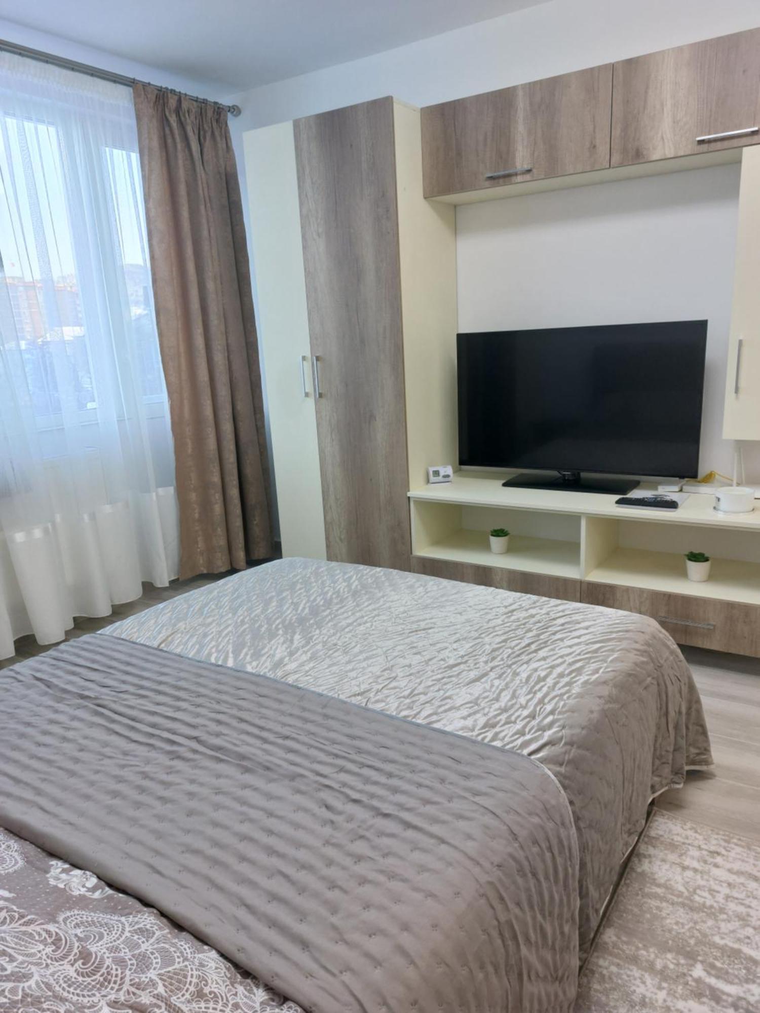 Rg Garsoniera Central Piatra Neamţ Екстериор снимка