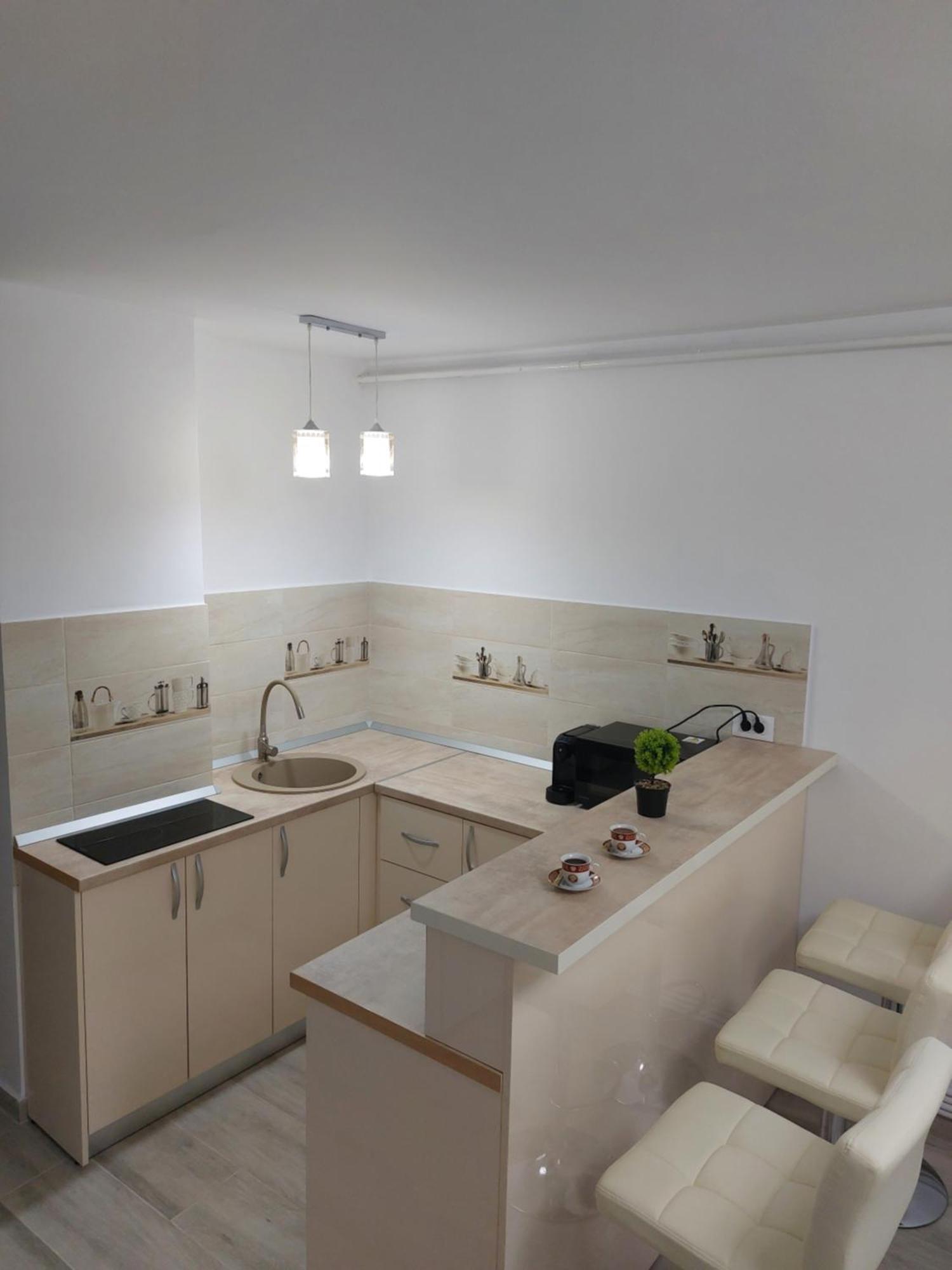 Rg Garsoniera Central Piatra Neamţ Екстериор снимка